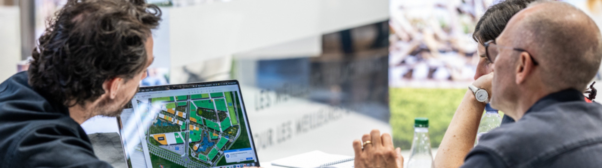 Echanges entre enseignes commerciales au Siec 2025