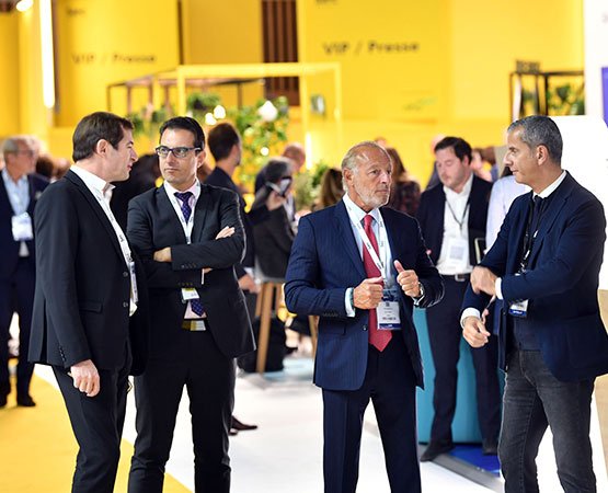 Exchanges between Siec exhibitors and visitors