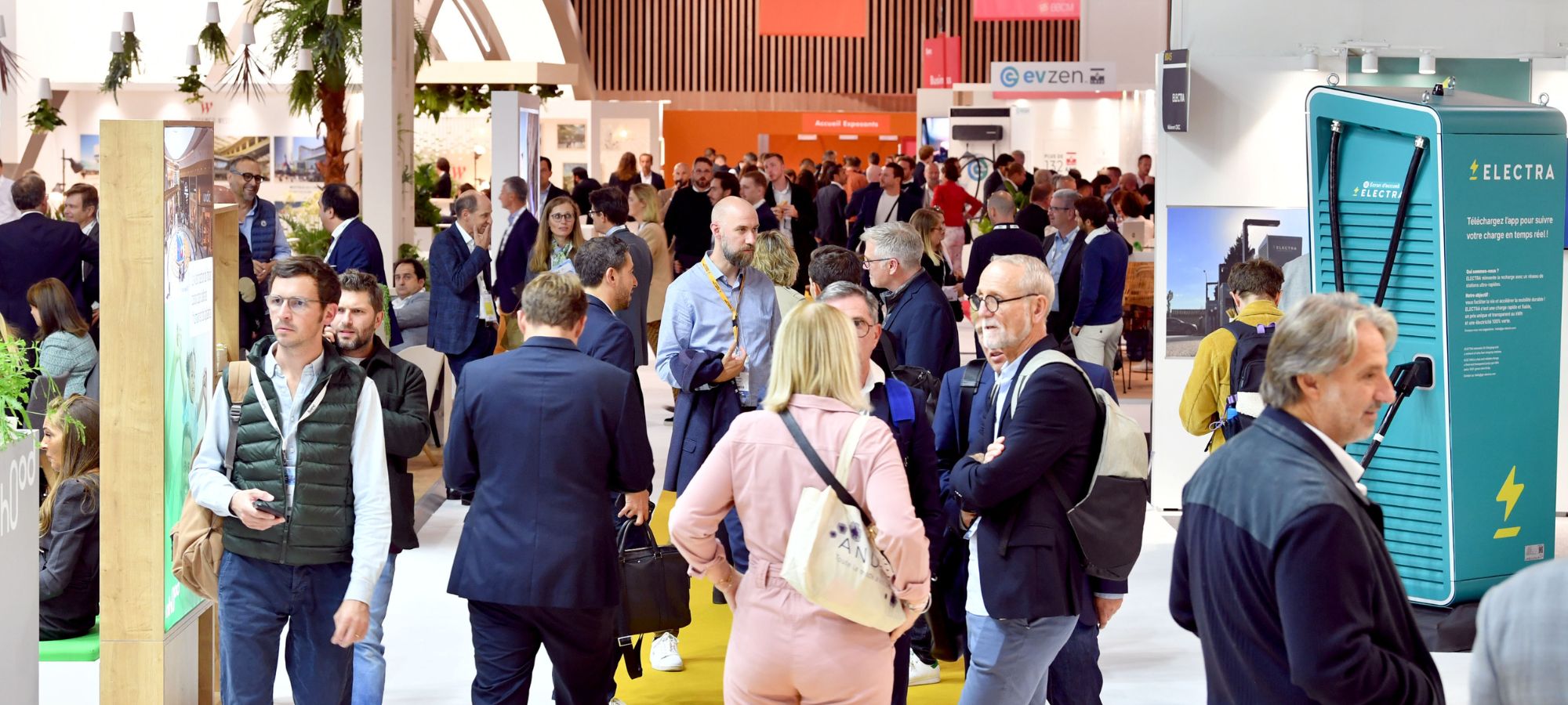 Visitors in the aisles at the Siec event